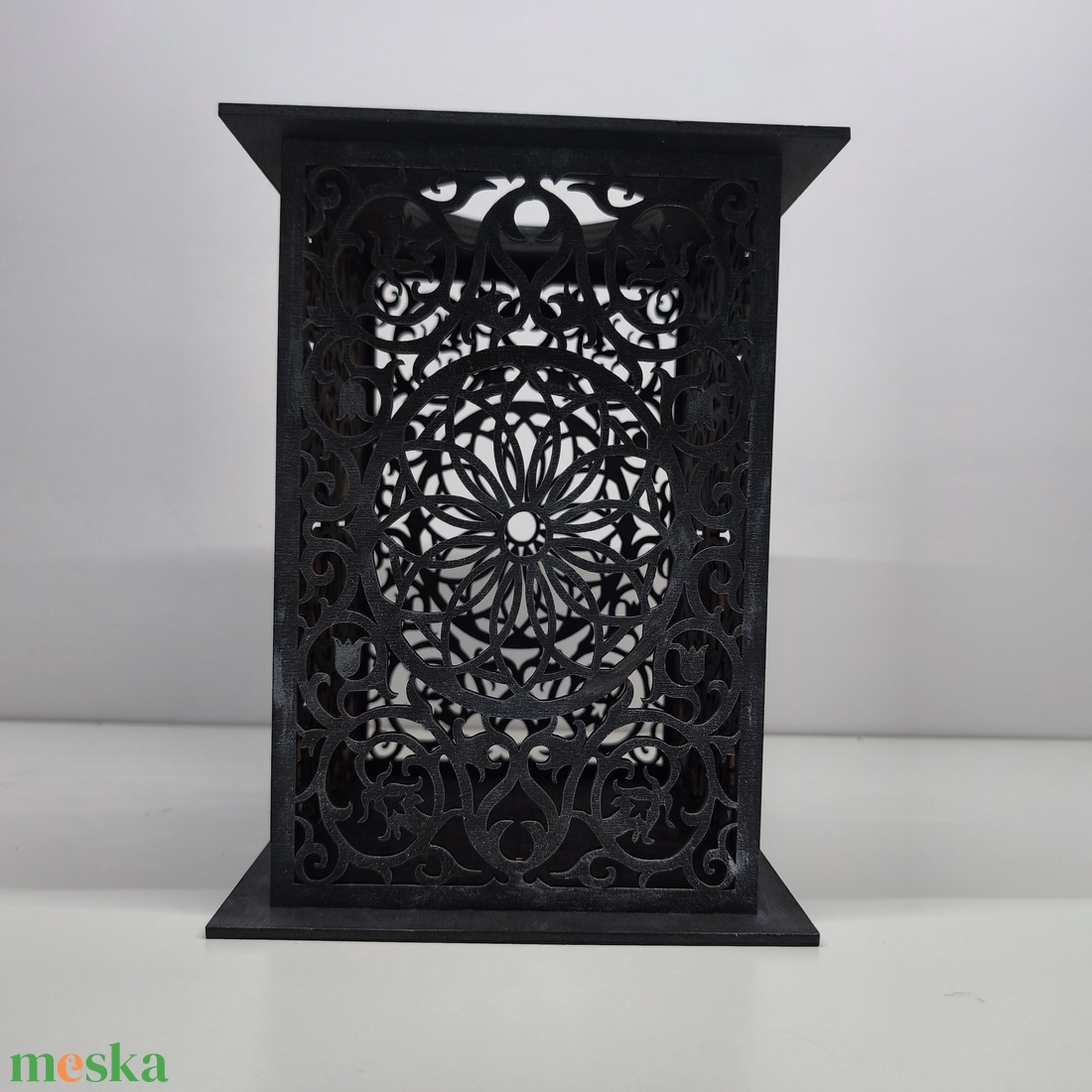 Lézervágott fa hangulatlámpa � áttört csipkemintával - otthon & életmód - lámpa - hangulatlámpa - Meska.hu