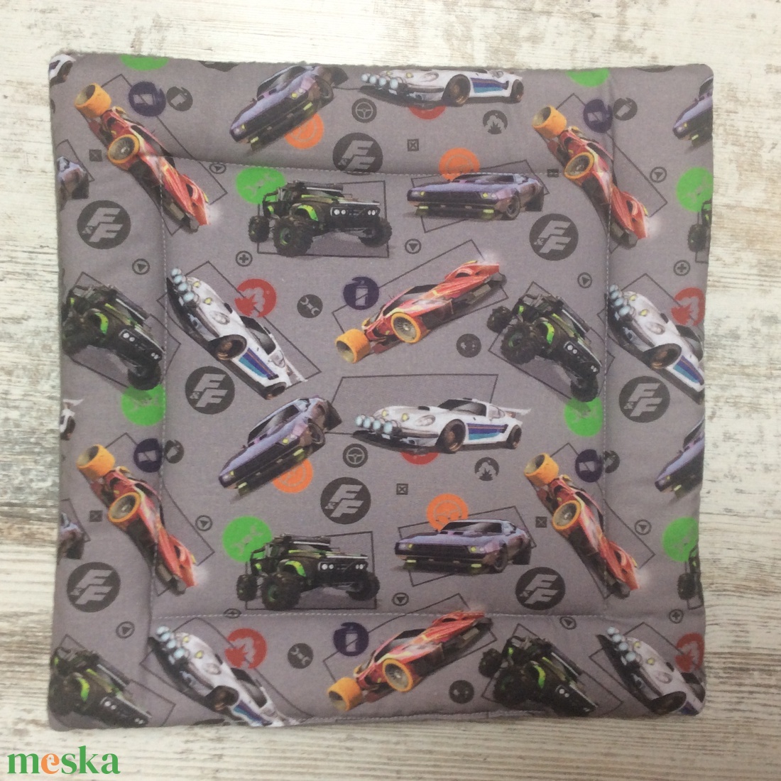 Székpárna - versenyautó mintás gyerek székpárna - iskolai - óvodai ülőpárna - otthon & életmód - lakástextil - székpárna, huzat - Meska.hu