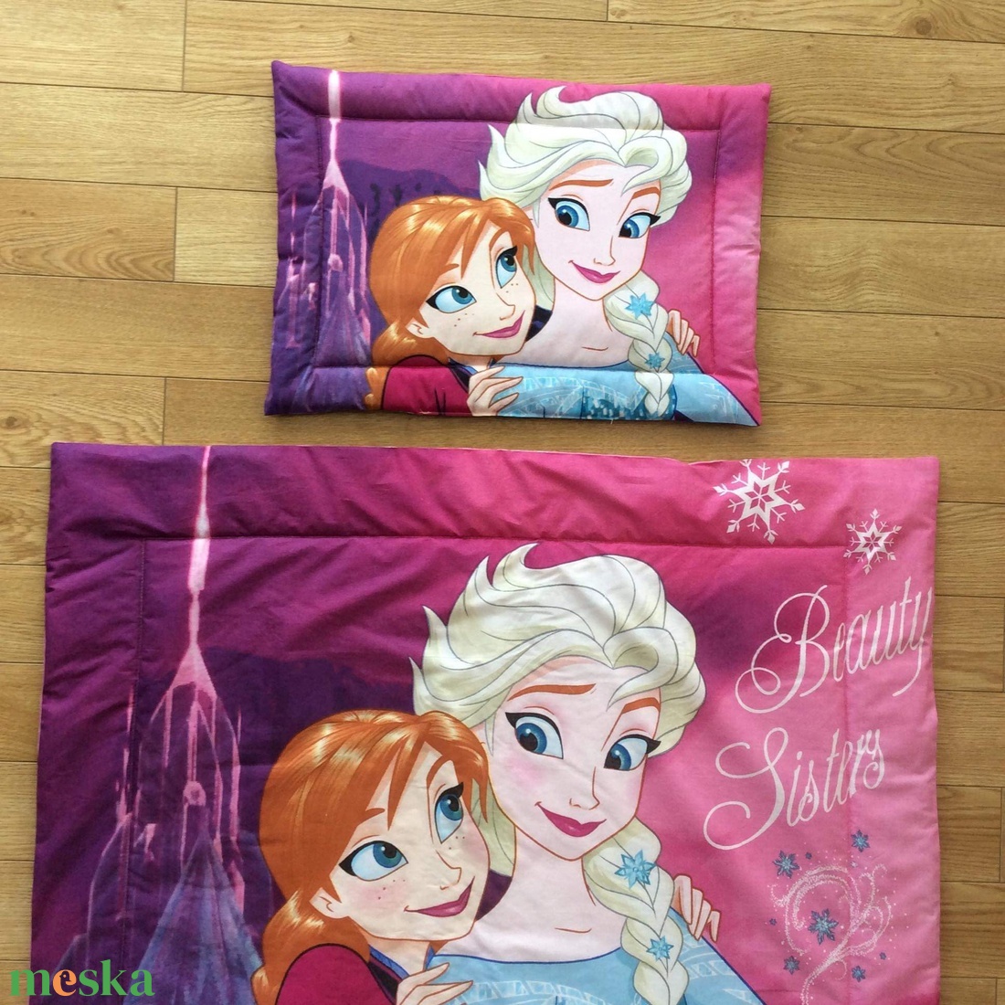 Ovis ágynemű Jégvar�zs - Elza és Amnamintás ovis takaró és párna szett - játék & sport - ovis felszerelés - ovis ágynemű - Meska.hu