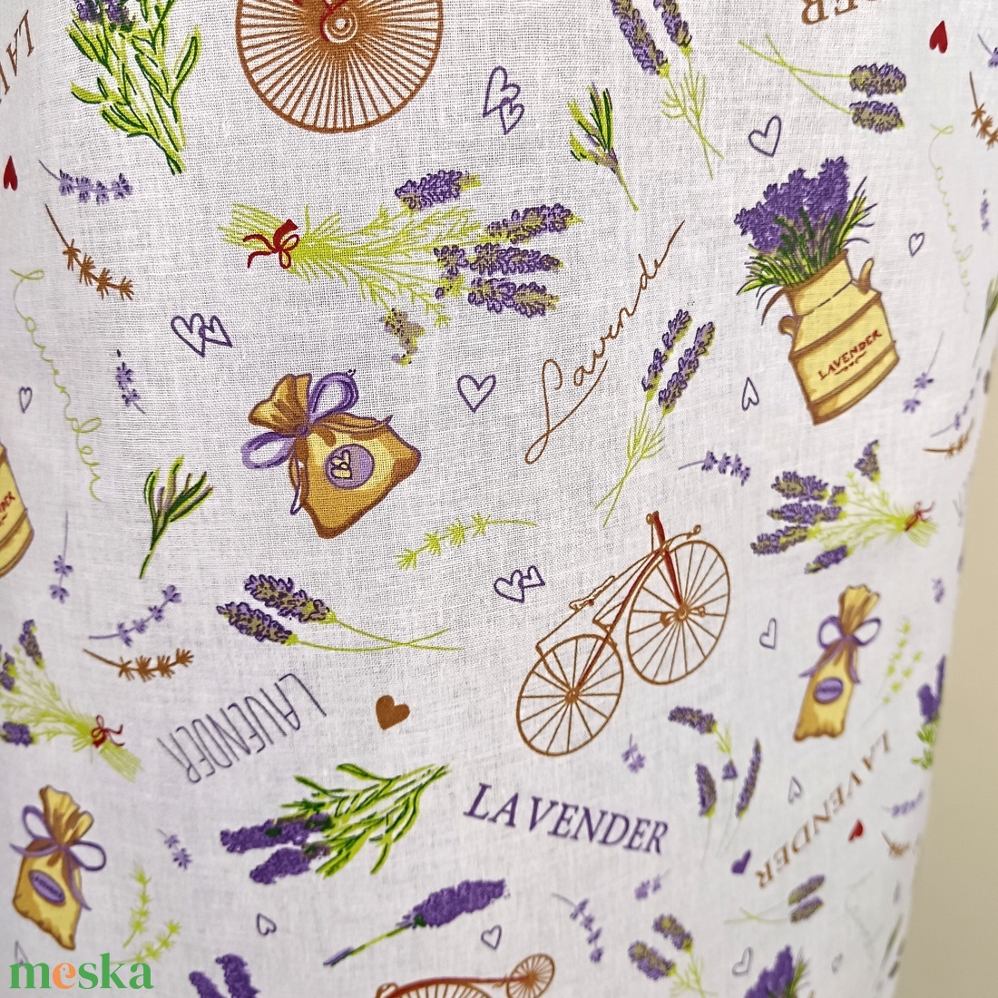 Egyedi kötény levendula vintage stílusú mint�s  - otthon & életmód - konyhafelszerelés, tálalás - konyhai textil - kötény - Meska.hu