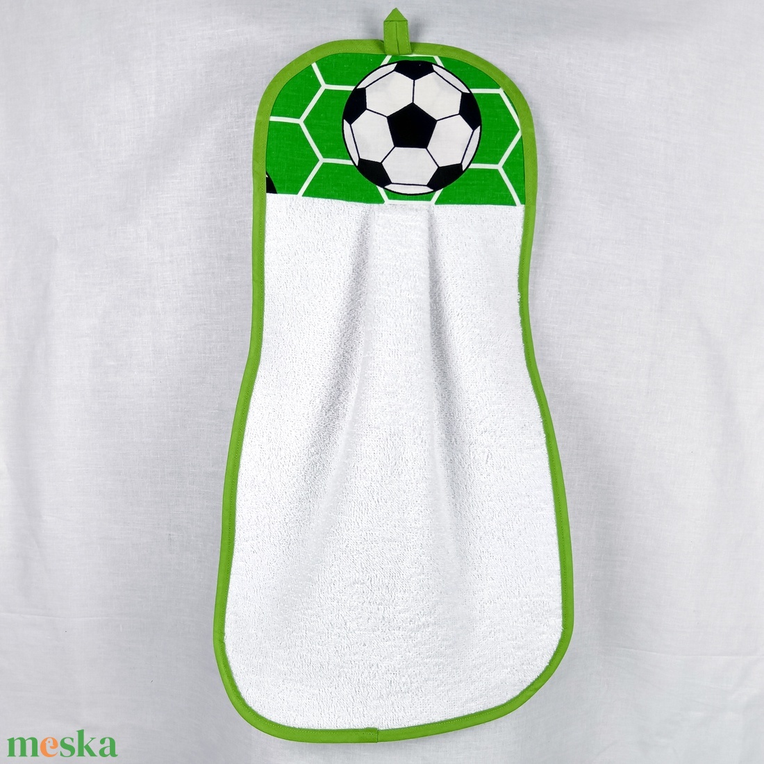Egyedi ovis törölköző focilabda mintás  - ovodai kellék. - játék & sport - ovis felszerelés - egyéb ovis kiegészítő - Meska.hu