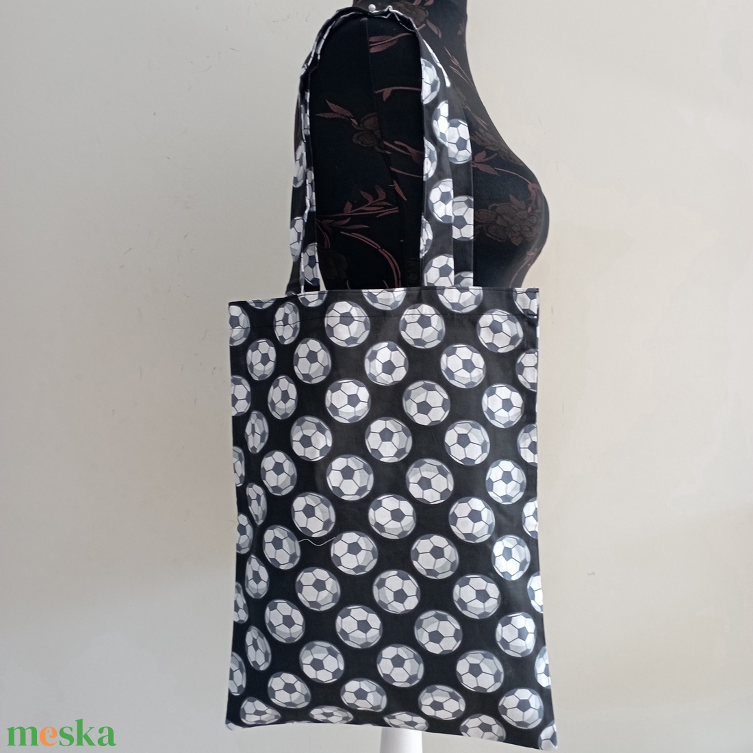 Szatyor - focilabda mintás textil táska - egyedi bevásárló szatyor - textil szatyor - mosható szatyor - táska & tok - bevásárlás & shopper táska - shopper, textiltáska, szatyor - Meska.hu Szatyor - focilabda mintás textil táska - egyedi bevásárló szatyor - textil szatyor - mosható szatyor - táska & tok - bevásárlás & shopper táska - shopper, textiltáska, szatyor - Meska.hu
