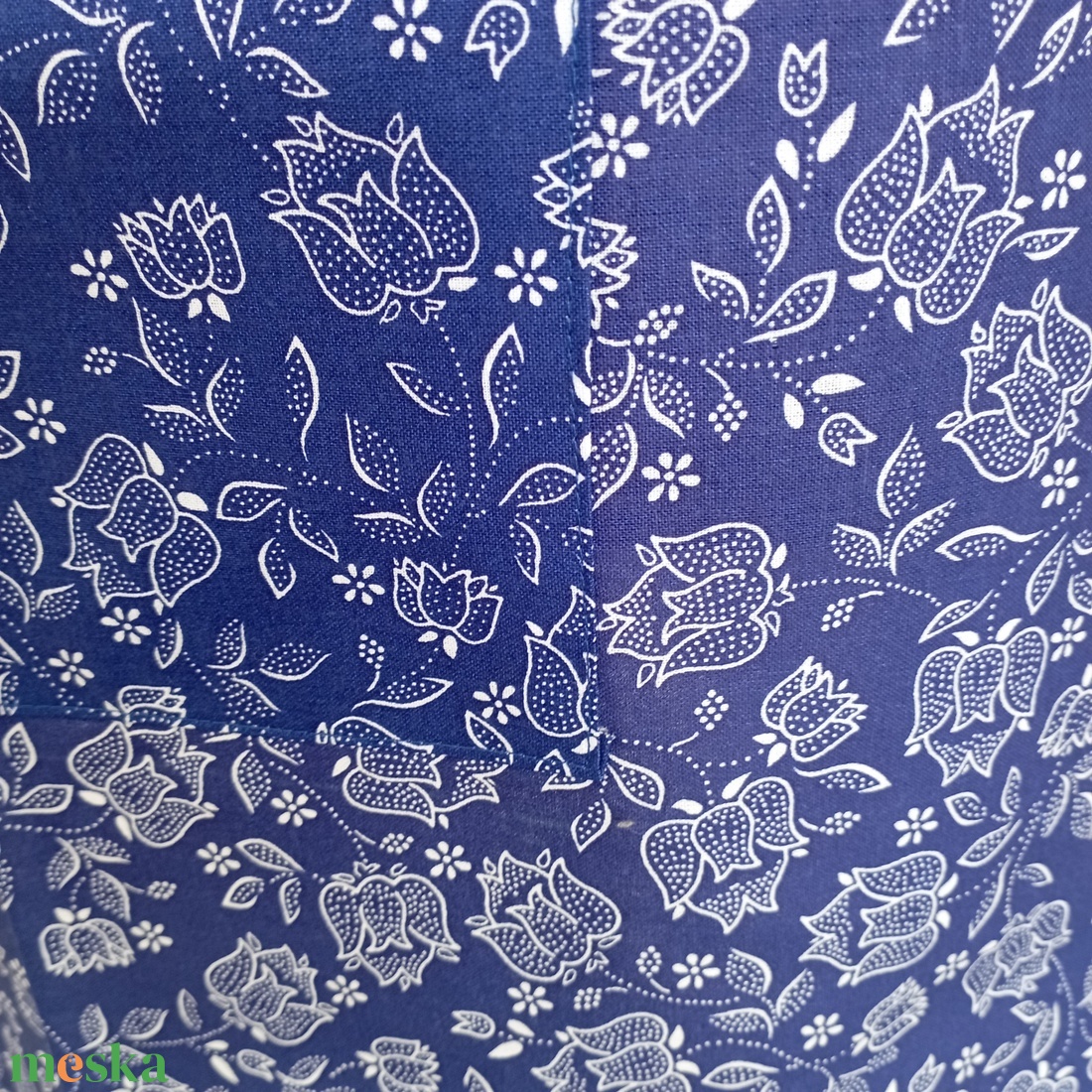 Egyedi női kötény - Kékfestő jellegü tulip�n mint�s kötény - otthon & életmód - konyhafelszerelés, tálalás - konyhai textil - kötény - Meska.hu