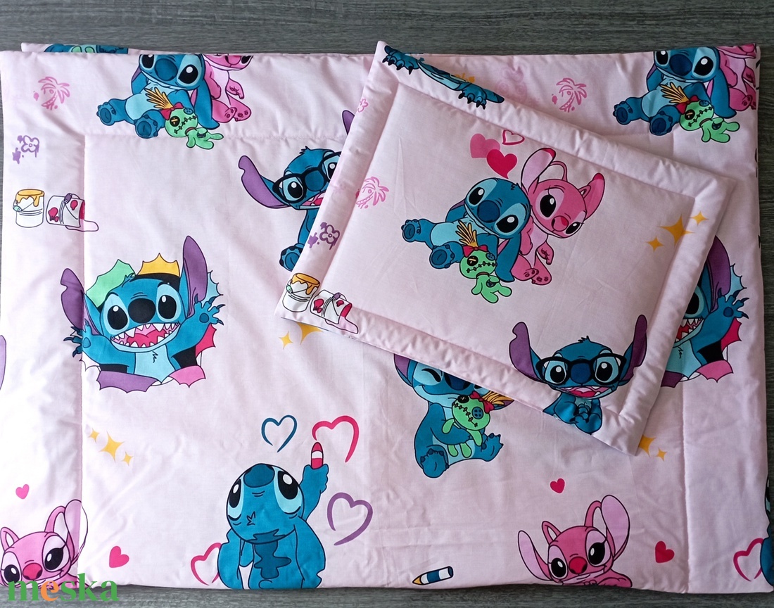 Ovis ágynemű garnitúra szett Stitch mintás ovis takaró és párna szett - játék & sport - ovis felszerelés - ovis ágynemű - Meska.hu Ovis ágynemű garnitúra szett Stitch mintás ovis takaró és párna szett - játék & sport - ovis felszerelés - ovis ágynemű - Meska.hu