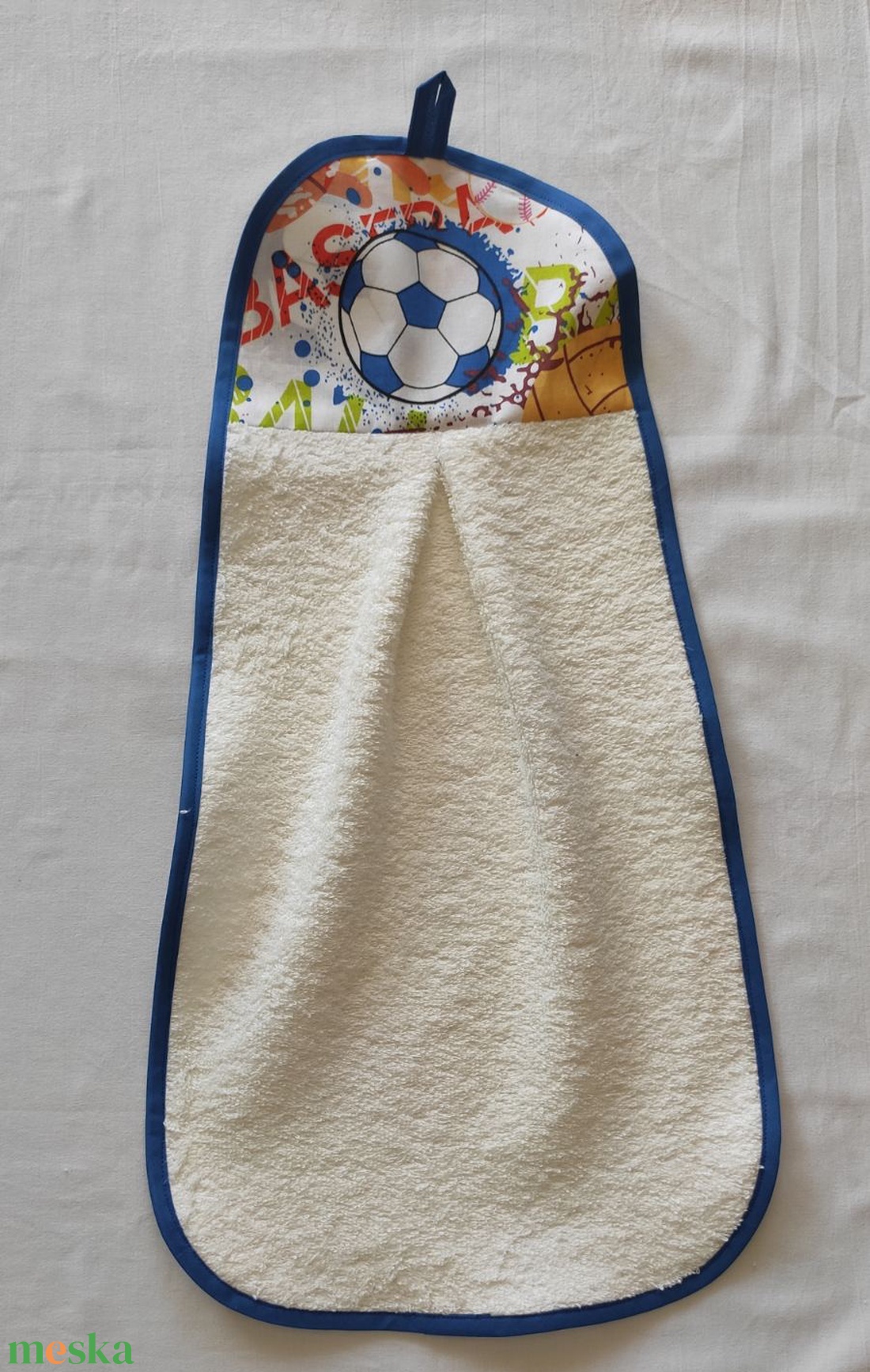 Egyedi ovis törölköző focilabda  mintás  - ovodai kellék kéztörlő - játék & sport - ovis felszerelés - egyéb ovis kiegészítő - Meska.hu