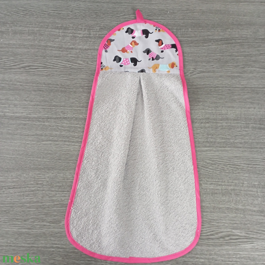 Egyedi ovis törölköző tacskó mintás  - ovodai kellék kéztörlő - játék & sport - ovis felszerelés - egyéb ovis kiegészítő - Meska.hu