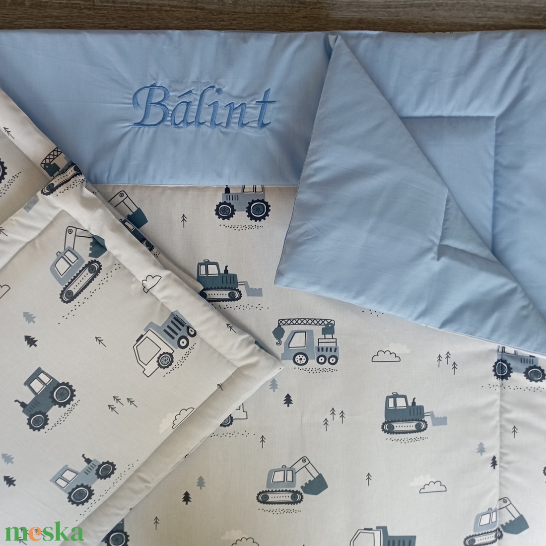  5 részes Egyedi ovis ágynemű - munkagépek mintás ovis takaró  -  párna - derékalj Oviszs�k szett - játék & sport - ovis felszerelés - ovis ágynemű - Meska.hu