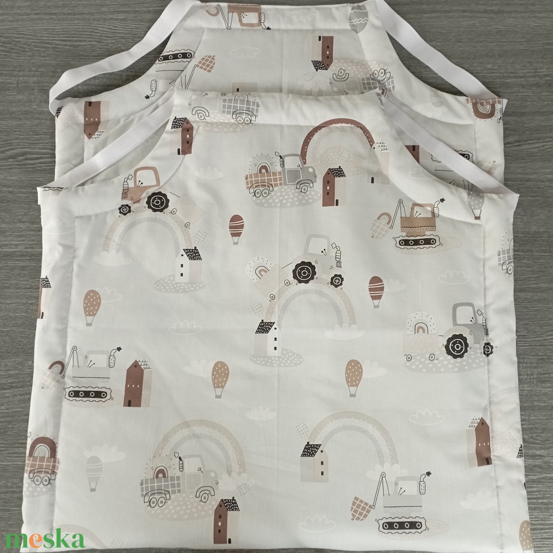 Bélelt munkagépek mintás lepedő óvodai fektetőre - tűzoltó mintás derékalj - játék & sport - ovis felszerelés - ovis lepedő - Meska.hu