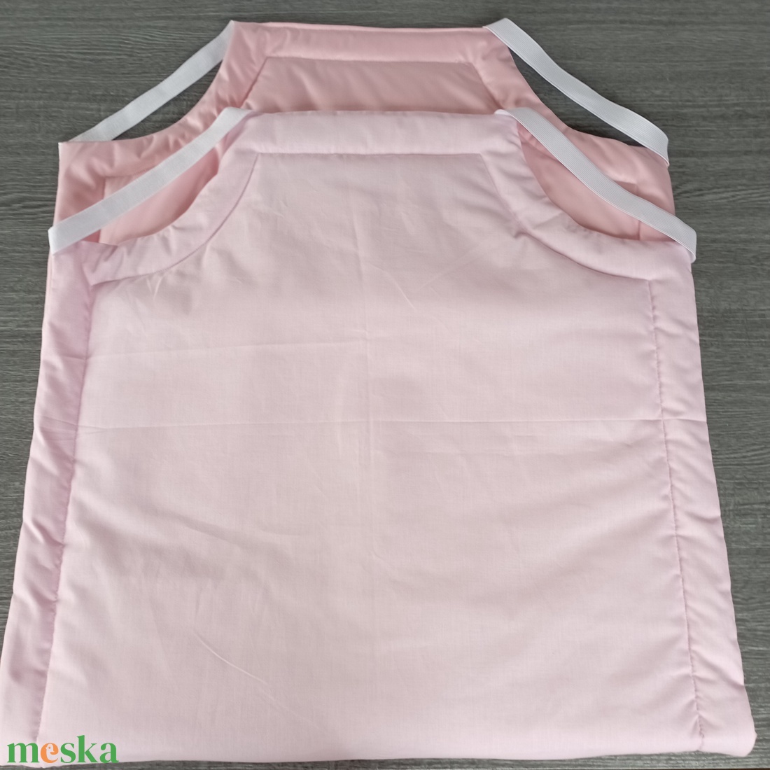 Bélelt Rózsaszín vízhatlan derékalj,lepedő óvodai fektetőre - fehér vízhatlan fektető - játék & sport - ovis felszerelés - ovis lepedő - Meska.hu