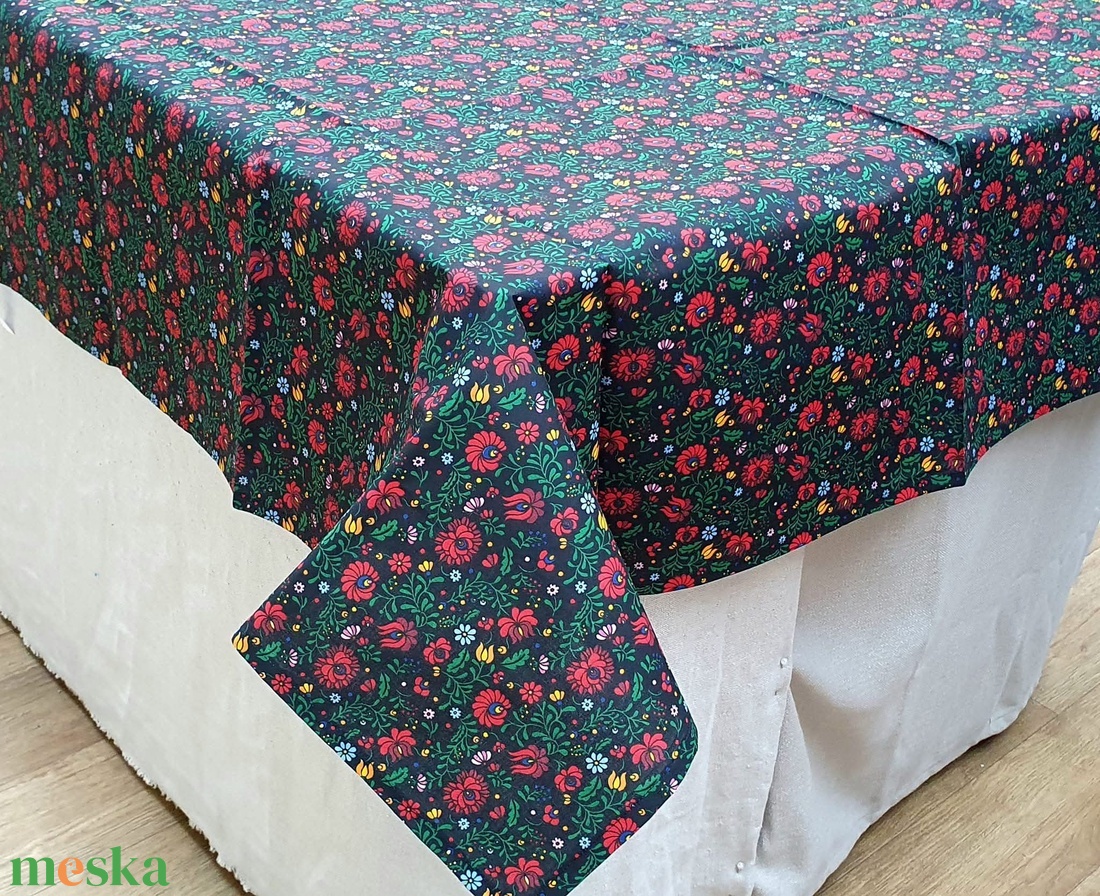 Asztalterítő kalocsai mintás - otthon & életmód - lakástextil - abrosz, terítő - asztalfutó - Meska.hu