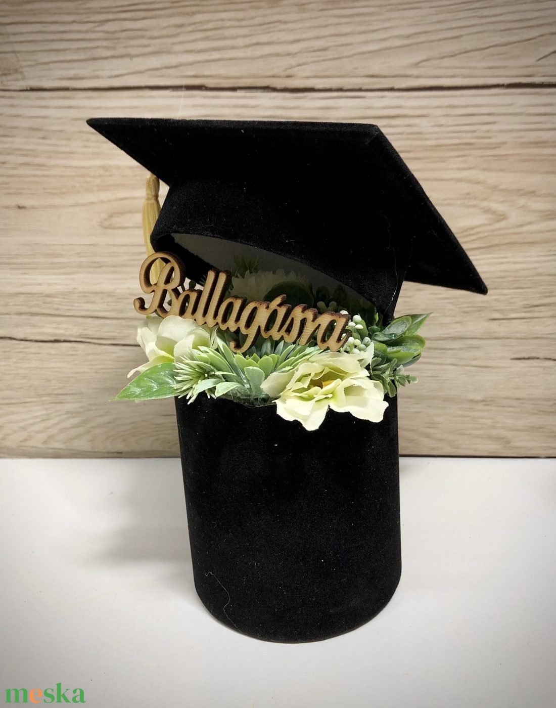 Talár ballagásra diplomaosztóra - otthon & életmód - dekoráció - virágdísz és tartó - virágbox, virágdoboz - Meska.hu Talár ballagásra diplomaosztóra - otthon & életmód - dekoráció - virágdísz és tartó - virágbox, virágdoboz - Meska.hu