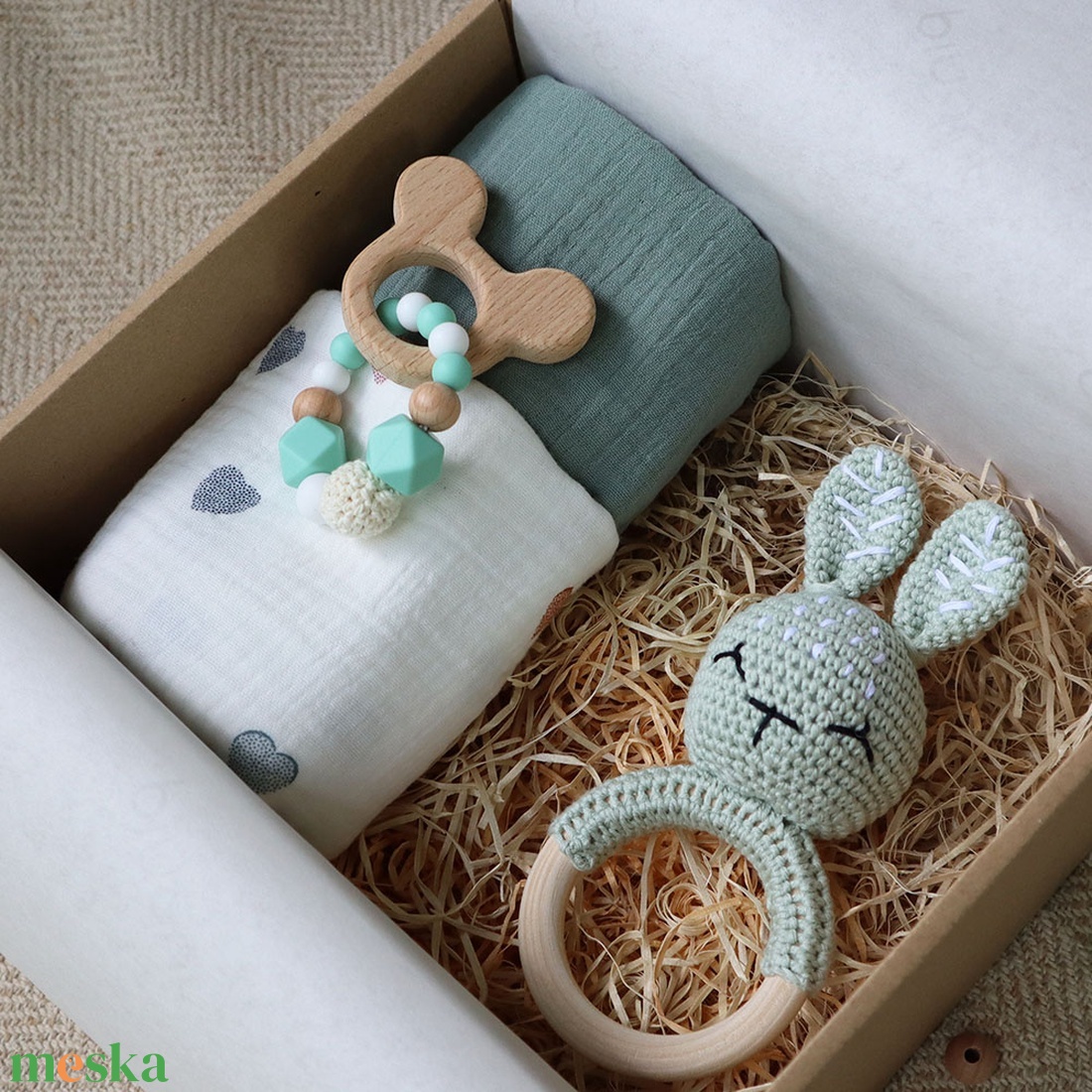 Mint Green Bunny Heart Box - Baba ajándékdoboz / Babaváró ajándék / Babalátogató ajándék - baba - mama - babalátogató ajándékcsomag - Meska.hu