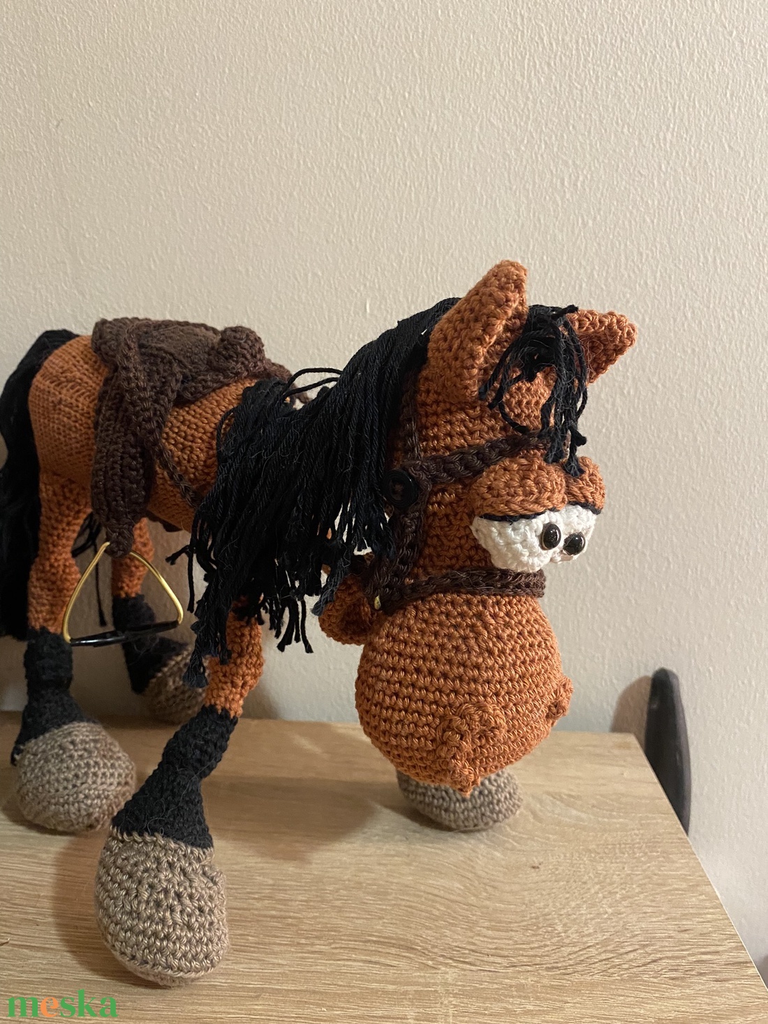 Horgolt ló , lovacska kantárral, nyereggel amigurumi (Messza) - játék & sport - plüssállat & játékfigura - ló - Meska.hu Horgolt ló , lovacska kantárral, nyereggel amigurumi (Messza) - játék & sport - plüssállat & játékfigura - ló - Meska.hu