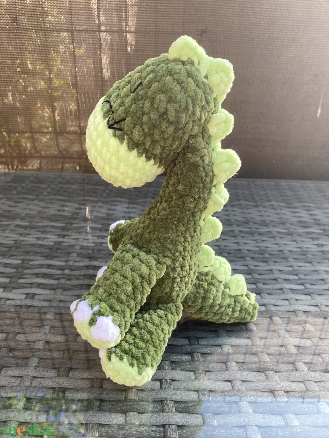 Horgolt pihe-puha plüss dínó amigurumi (Messza) - játék & sport - plüssállat & játékfigura - plüss dínók - Meska.hu Horgolt pihe-puha plüss dínó amigurumi (Messza) - játék & sport - plüssállat & játékfigura - plüss dínók - Meska.hu