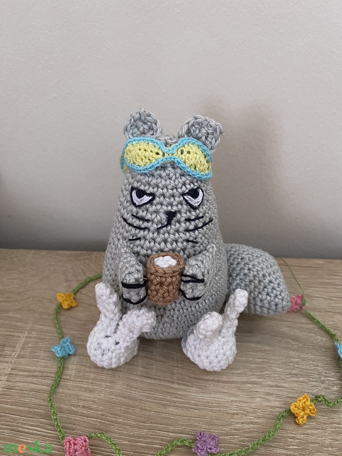 Horgolt tavaszi fáradtsággal küzdő cica amigurumi (Messza) - játék & sport - plüssállat & játékfigura - cica - Meska.hu Horgolt tavaszi fáradtsággal küzdő cica amigurumi (Messza) - játék & sport - plüssállat & játékfigura - cica - Meska.hu