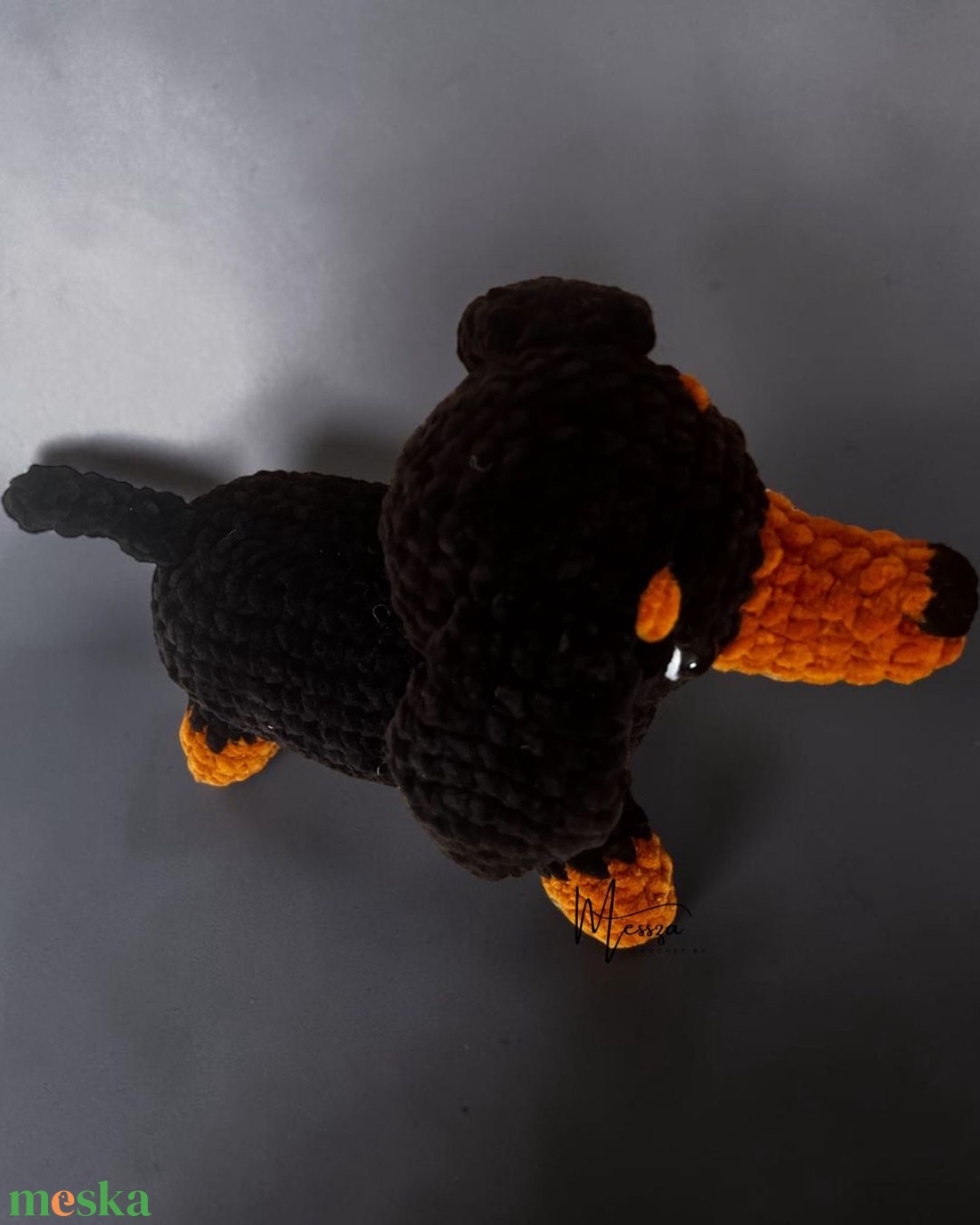 Horgolt plüss tacskó amigurumi (Messza) - játék & sport - plüssállat & játékfigura - kutya - Meska.hu
