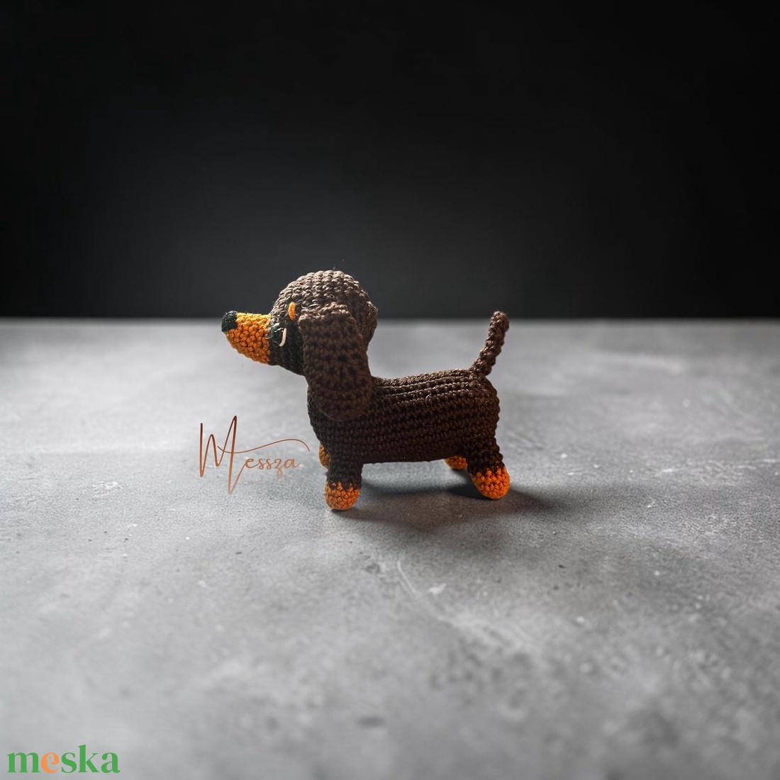 Horgolt tacskó kutya amigurumi (Messza) - játék & sport - plüssállat & játékfigura - kutya - Meska.hu
