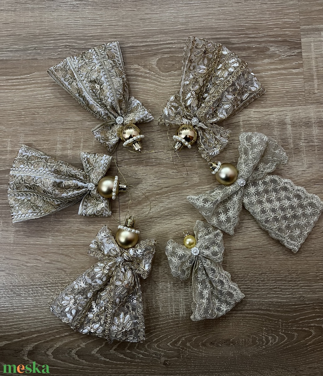 Csipkéből készült angyalkák - karácsony - karácsonyi lakásdekoráció - karácsonyfadíszek - Meska.hu