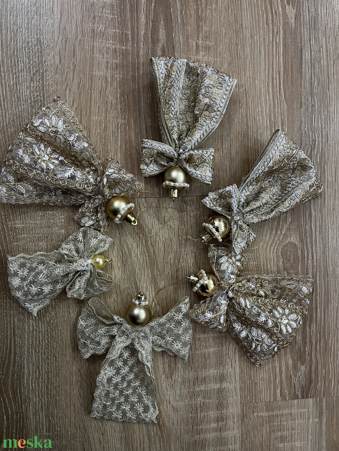 Csipkéből készült angyalkák - karácsony - karácsonyi lakásdekoráció - karácsonyfadíszek - Meska.hu