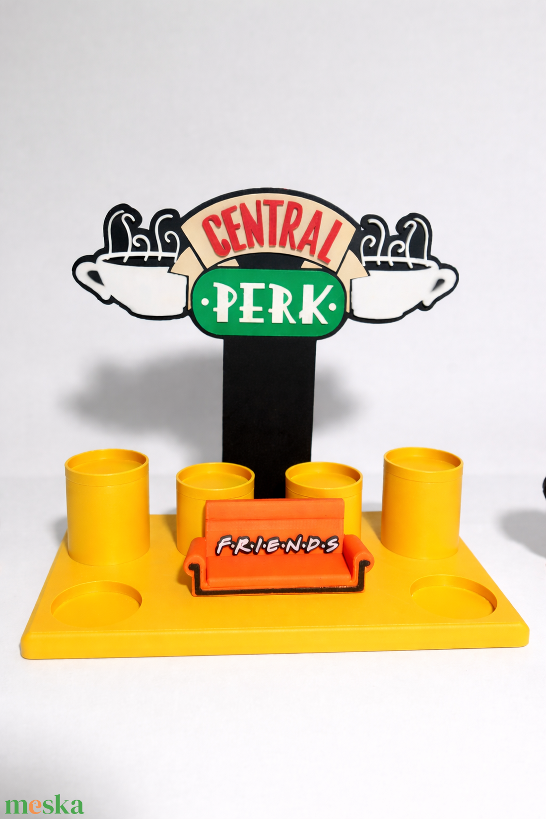 Jóbarátok McDonald's figura tartó állvány és figura talp - otthon & életmód - dekoráció - dísztárgy - Meska.hu