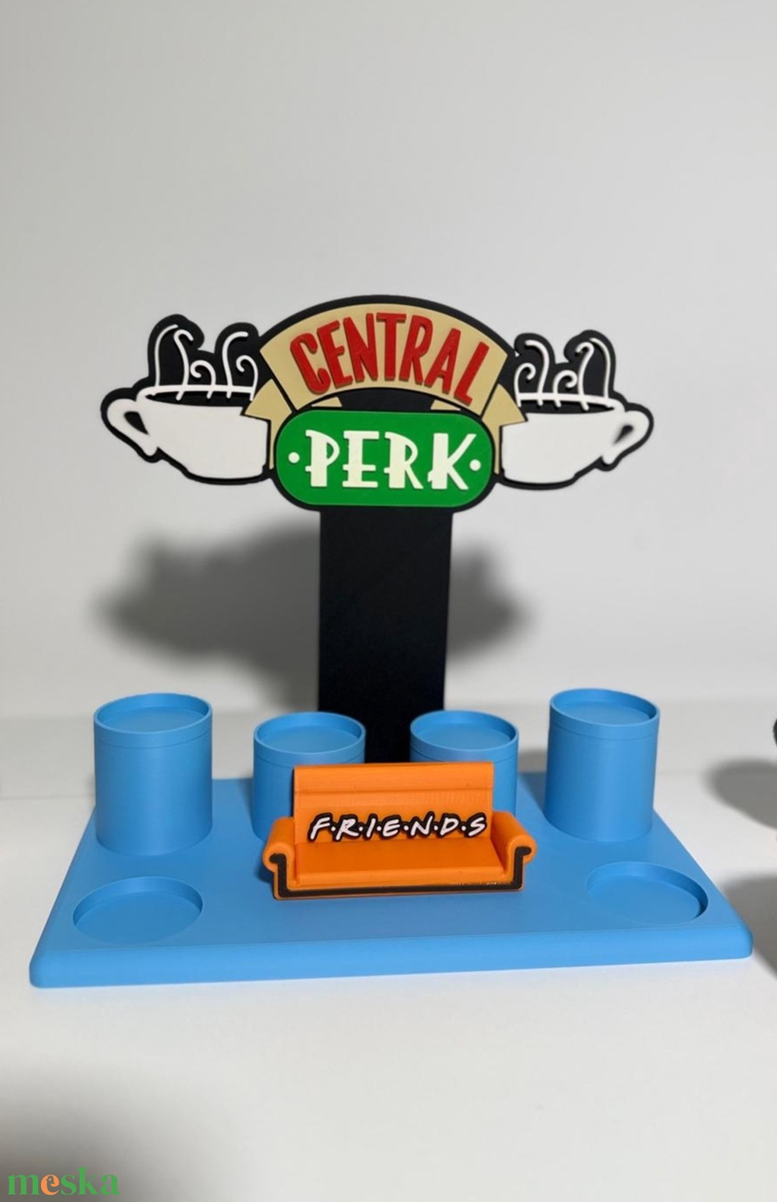 Jóbarátok McDonald's figura tartó állvány és figura talp - otthon & életmód - dekoráció - dísztárgy - Meska.hu