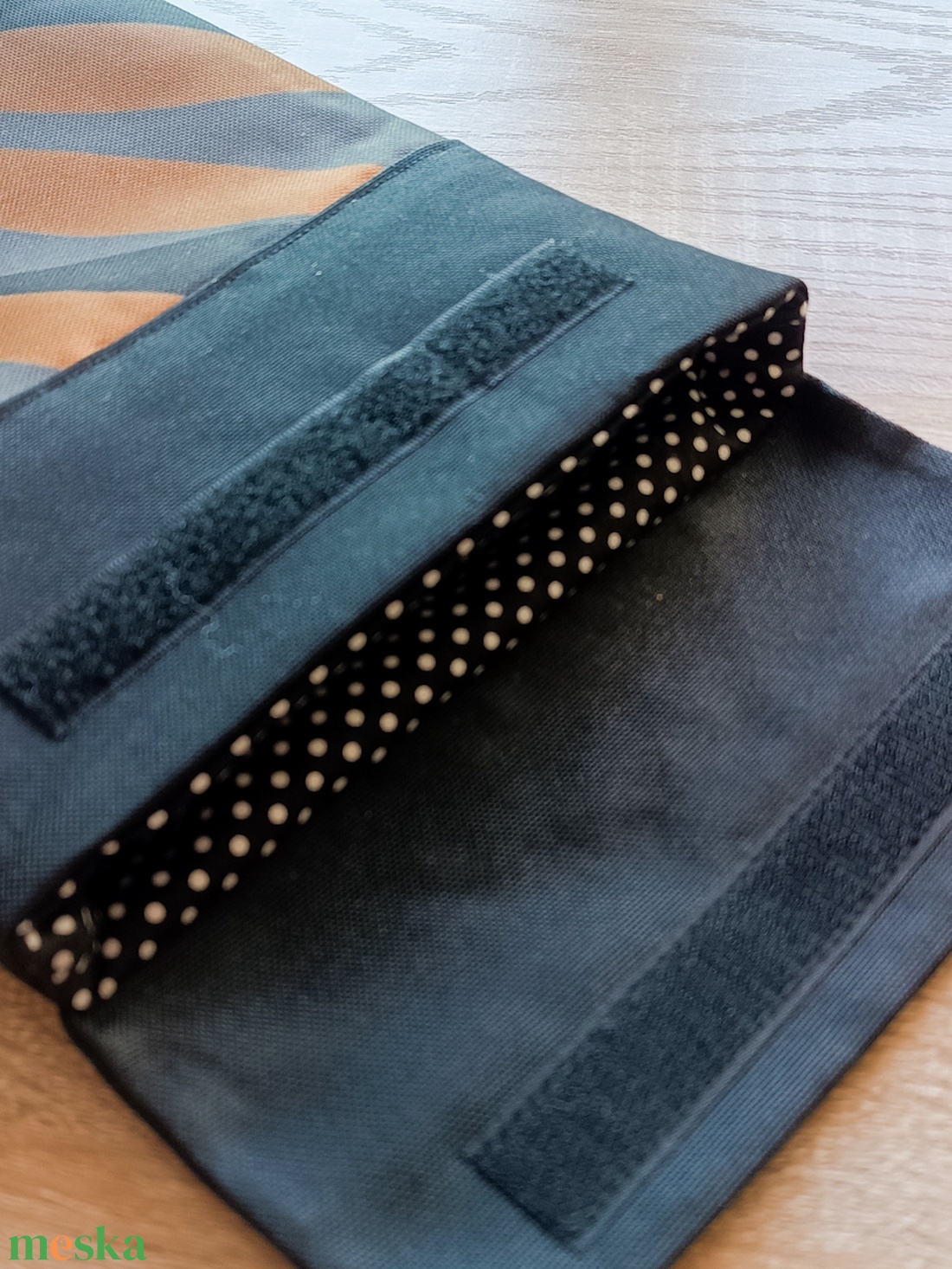 Vízhatlan tablet / könyv tok - fekete, szürke, mustár leveles - táska & tok - ebook & tablet tok - Meska.hu Vízhatlan tablet / könyv tok - fekete, szürke, mustár leveles - táska & tok - ebook & tablet tok - Meska.hu