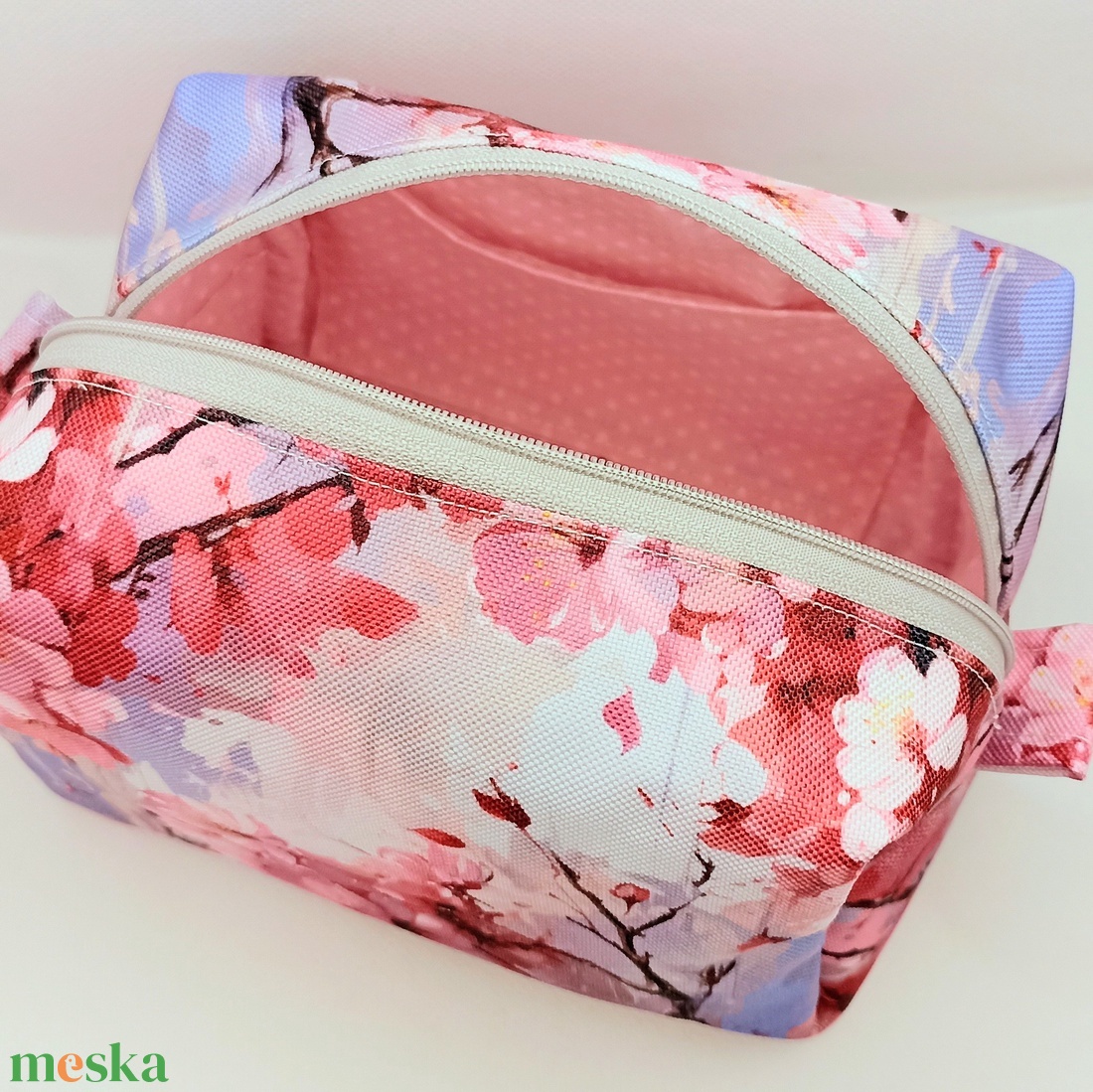 Tavaszi virágzás - vízhatlan piperetáska - táska & tok - neszesszer - Meska.hu