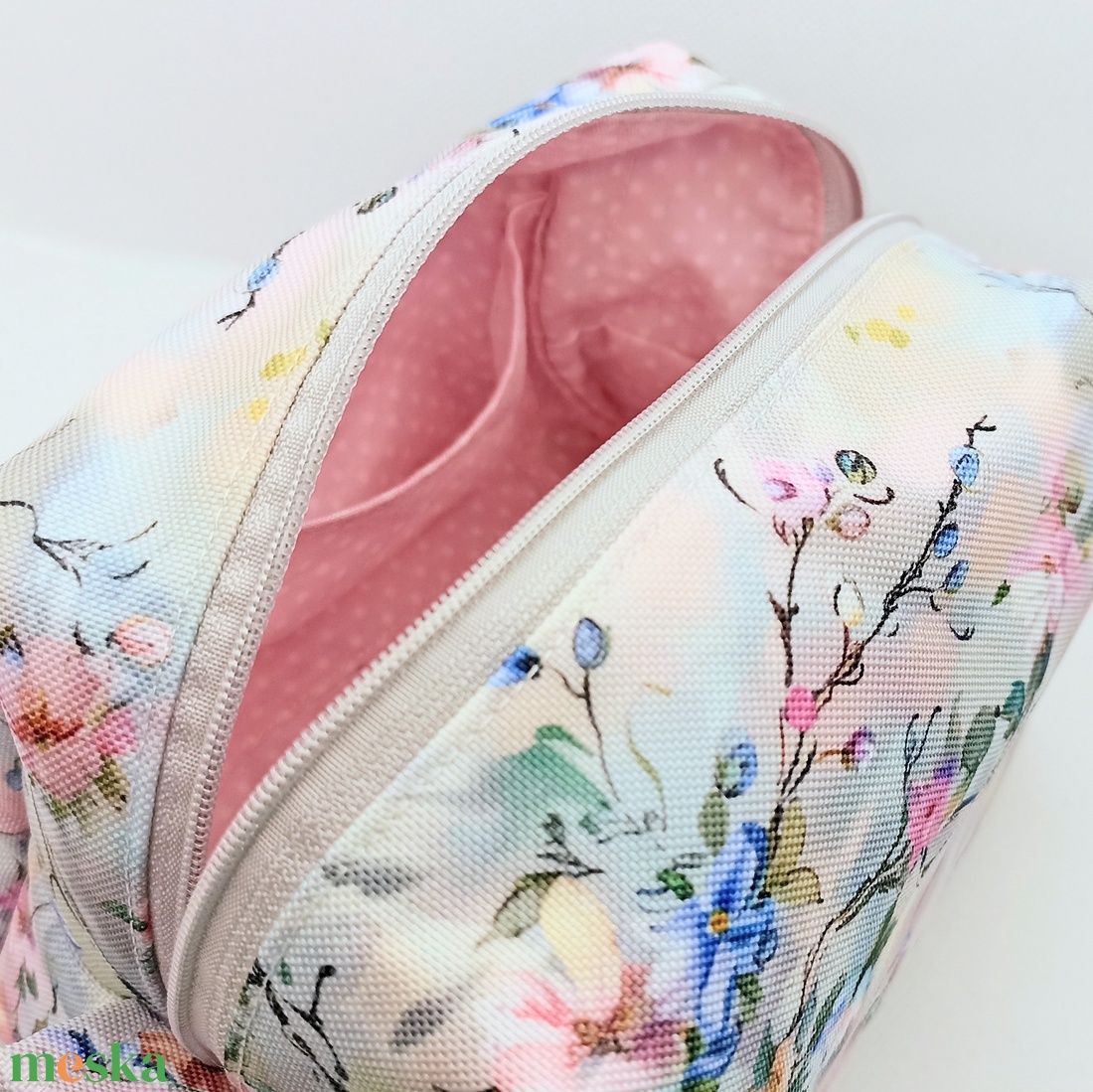 Bájos virágos - vízhatlan piperetáska - táska & tok - neszesszer - Meska.hu