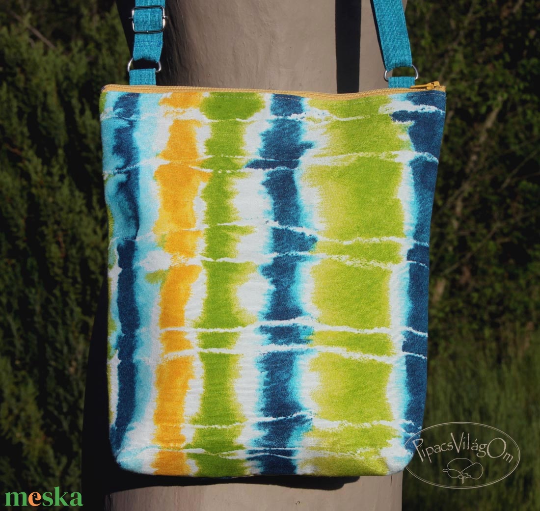 Batikolt hatású közepes oldaltáska - táska & tok - kézitáska & válltáska - vállon átvethető táska - Meska.hu
