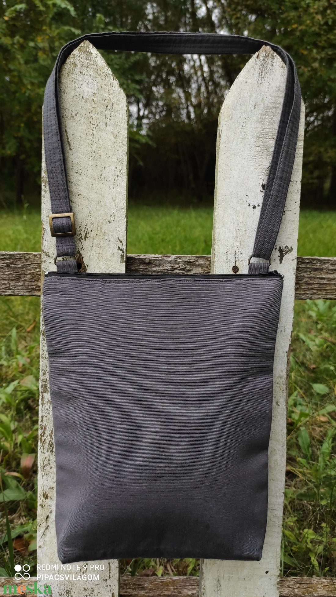 Sötétszürke közepes oldaltáska - táska & tok - kézitáska & válltáska - válltáska - Meska.hu