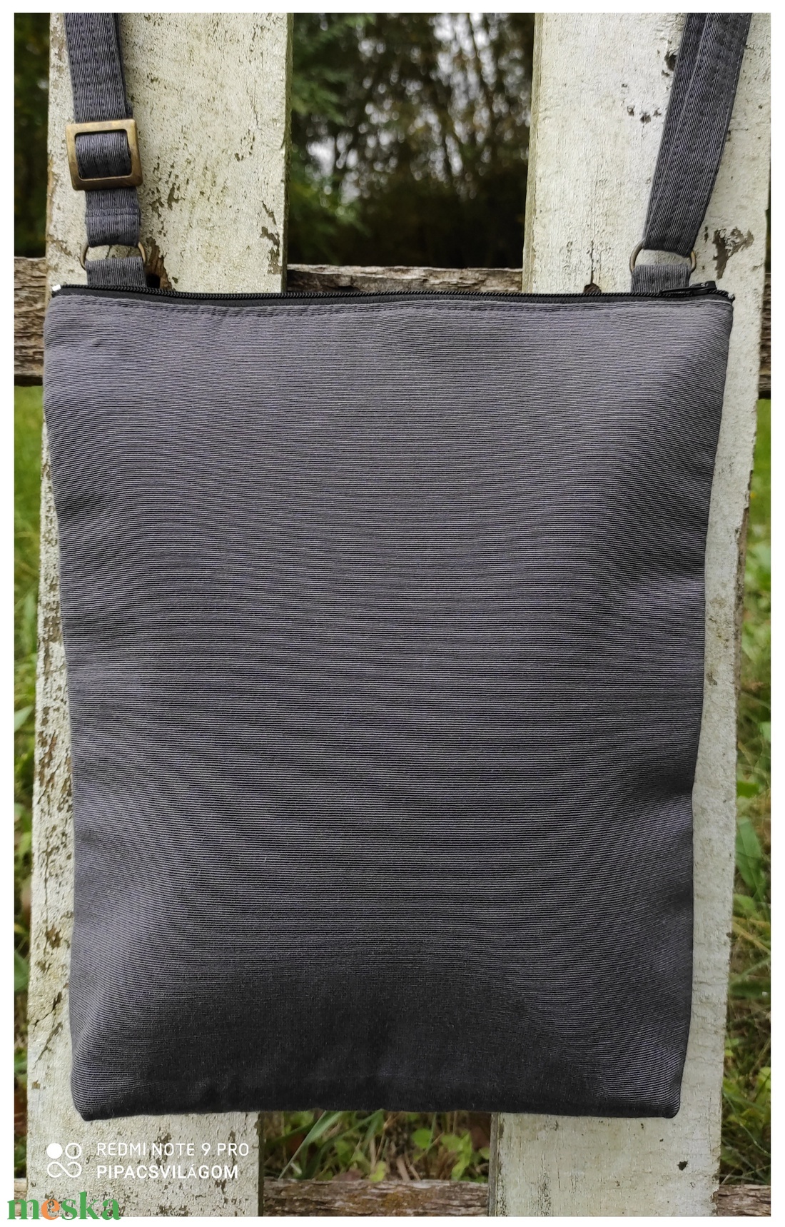 Sötétszürke közepes oldaltáska - táska & tok - kézitáska & válltáska - válltáska - Meska.hu