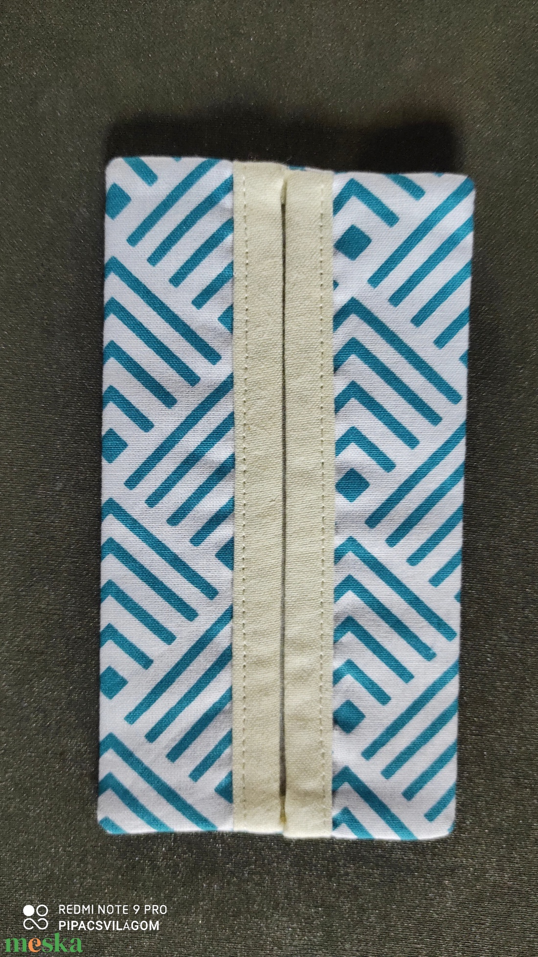 Türkiz geometrikus mintás papír zsebkendő tartó - táska & tok - pénztárca & más tok - zsebkendőtartó tok - Meska.hu