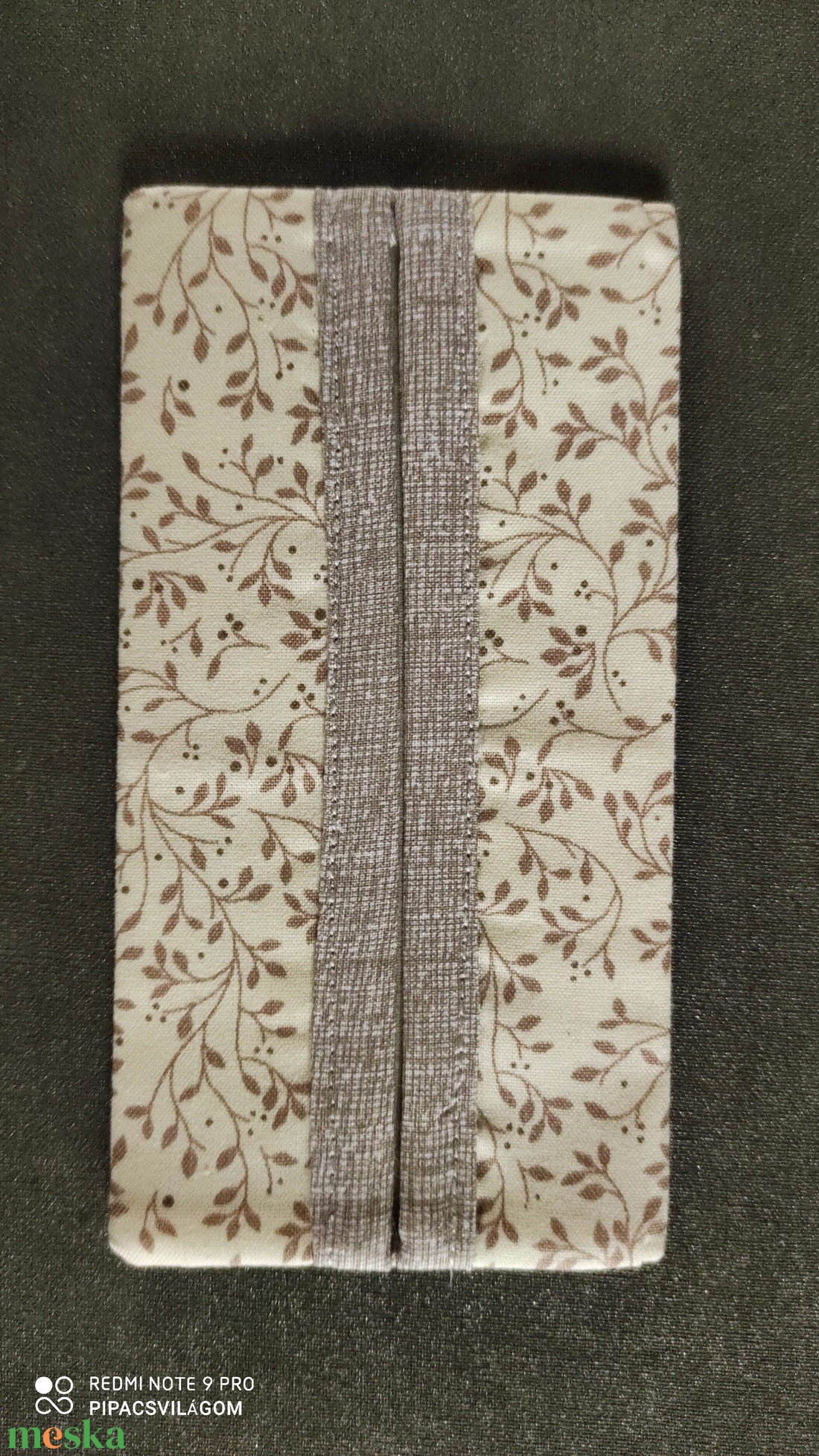 Krém színű indás papír zsebkendő tartó - táska & tok - pénztárca & más tok - zsebkendőtartó tok - Meska.hu