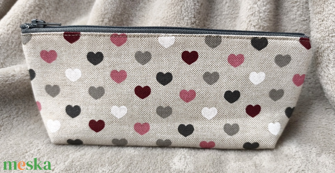 Szívecskés talpas közepes neszesszer - táska & tok - neszesszer - Meska.hu