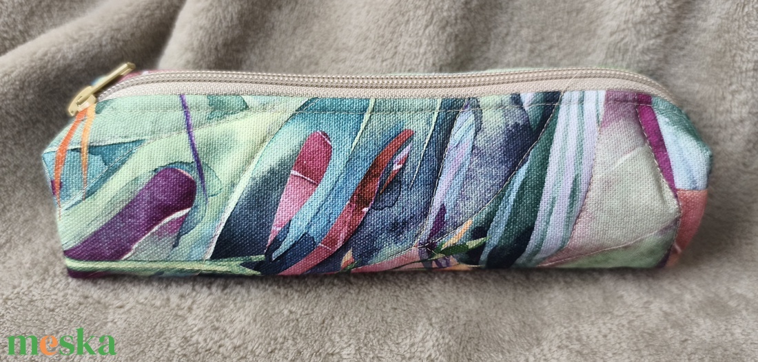 Tolltartó, trópusi - otthon & életmód - papír, írószer - tolltartó & ceruzatekercs - Meska.hu