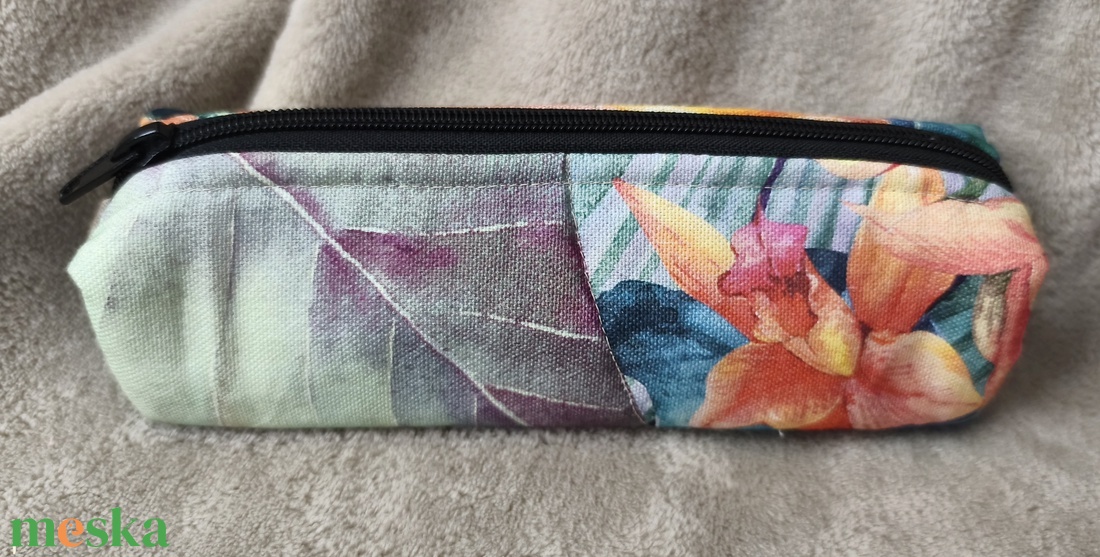 Tolltartó, trópusi - otthon & életmód - papír, írószer - tolltartó & ceruzatekercs - Meska.hu