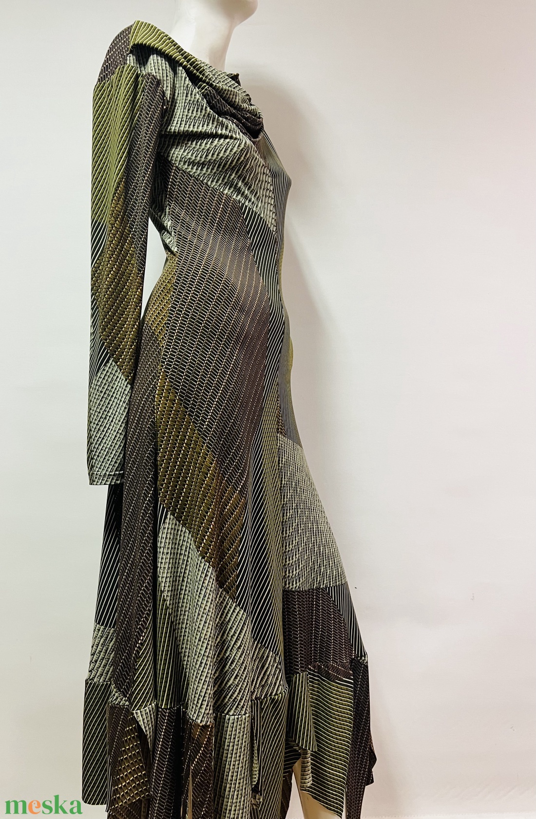 Asszimetrikus hosszú zöld ruha - ruha & divat - női ruha - pulóver - Meska.hu