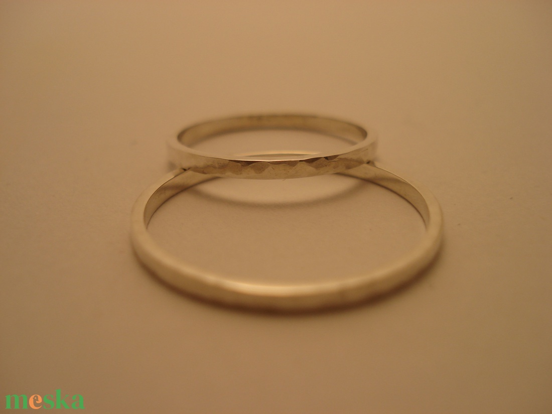 kalapált karikagyűrű  -  - Meska.hu