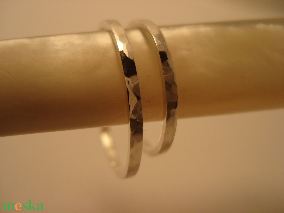 kalapált karikagyűrű  -  - Meska.hu