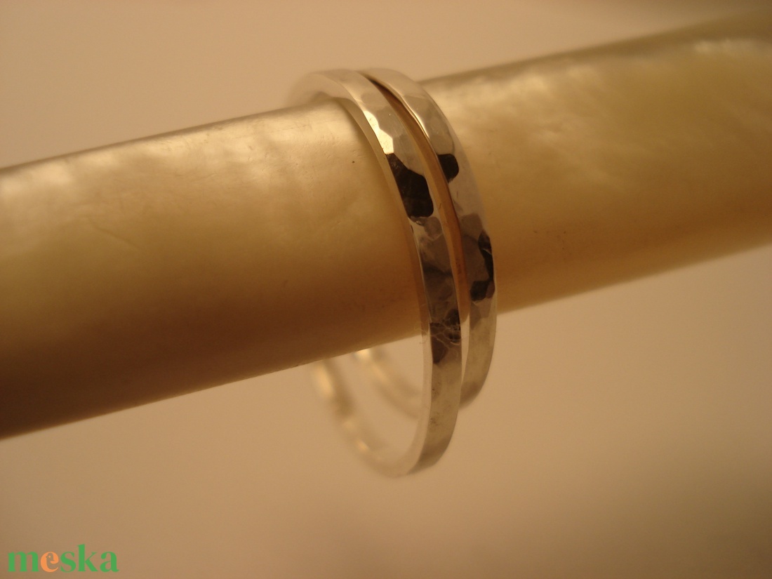 kalapált karikagyűrű  -  - Meska.hu