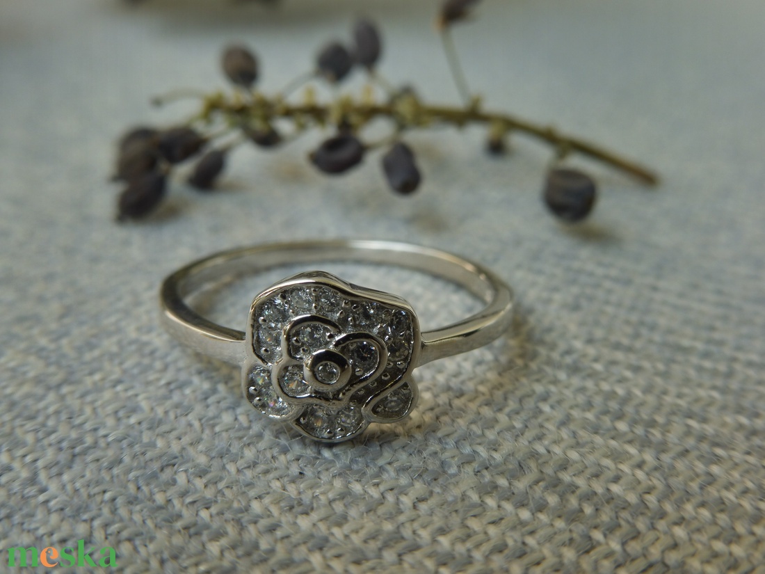 köves rózsa ezüst gyűrű - ékszer - gyűrű - figurális gyűrű - Meska.hu
