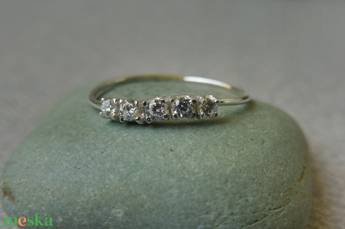 ezüst köves hullámos gyűrű - ékszer - gyűrű - többköves gyűrű - Meska.hu