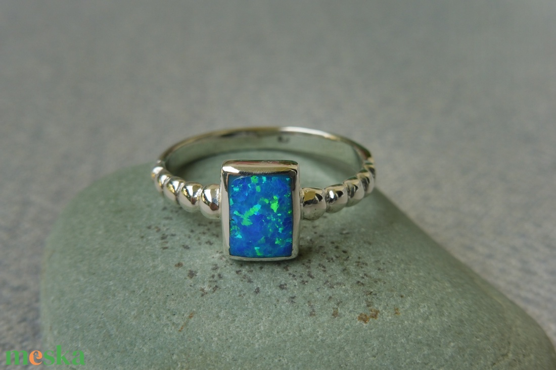 ezüst gyűrű kék opállal - ékszer - gyűrű - statement gyűrű - Meska.hu