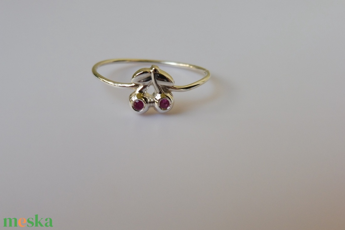 cseresznyés ezüstgyűrű rubinokkal - ékszer - gyűrű - szoliter gyűrű - Meska.hu cseresznyés ezüstgyűrű rubinokkal - ékszer - gyűrű - szoliter gyűrű - Meska.hu