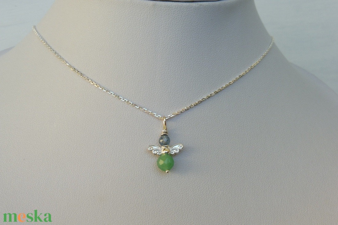 ezüst angyalka medál acháttal - ékszer - nyaklánc - medál - Meska.hu