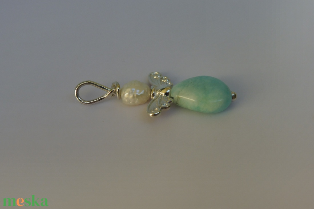 ezüst angyalka medál gyönggyel és amazonittal - ékszer - nyaklánc - medál - Meska.hu