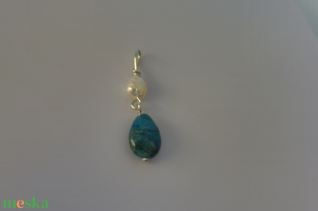 ezüstmedál gyönggyel és apatittal - ékszer - nyaklánc - medál - Meska.hu