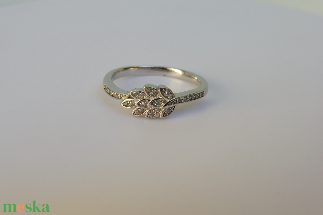 sűrű leveles ezüstgyűrű cirkóniákkal - ékszer - gyűrű - többköves gyűrű - Meska.hu