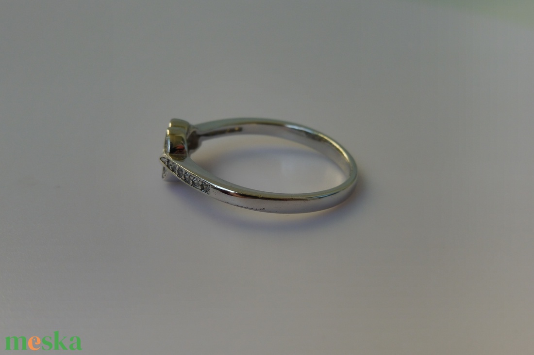 sűrű leveles ezüstgyűrű cirkóniákkal - ékszer - gyűrű - többköves gyűrű - Meska.hu