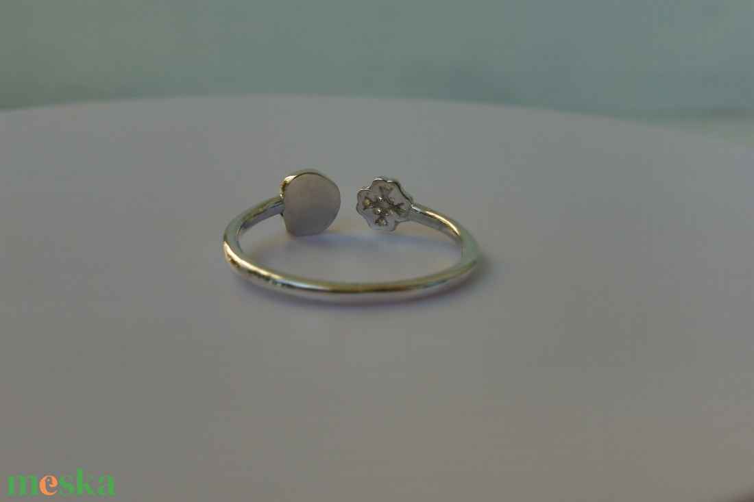 rózsaszín turmalinos, cirkóniás nyitott ezüstgyűrű - ékszer - gyűrű - gyöngyös gyűrű - Meska.hu